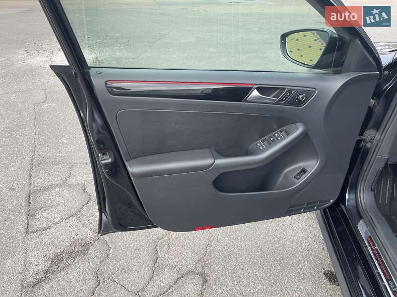 Седан Volkswagen Jetta 2015 в Киеве фото 22 Седан Volkswagen Jetta 2015 в Киеве