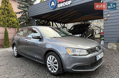 Седан Volkswagen Jetta 2014 в Львове