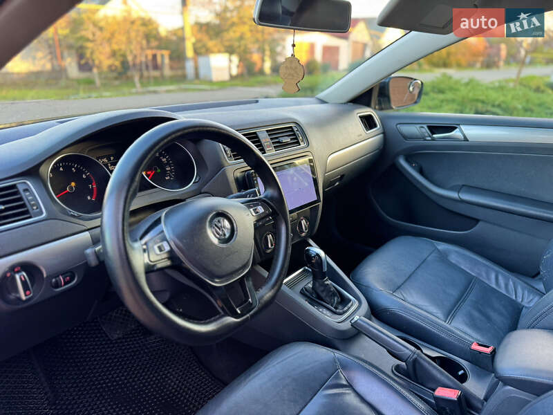 Седан Volkswagen Jetta 2016 в Одесі