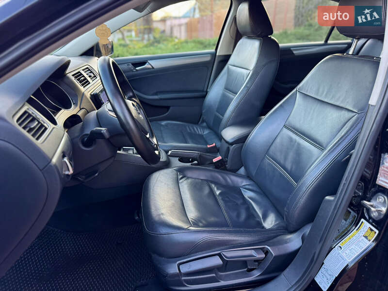 Седан Volkswagen Jetta 2016 в Одесі