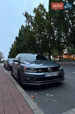 Седан Volkswagen Jetta 2015 в Києві
