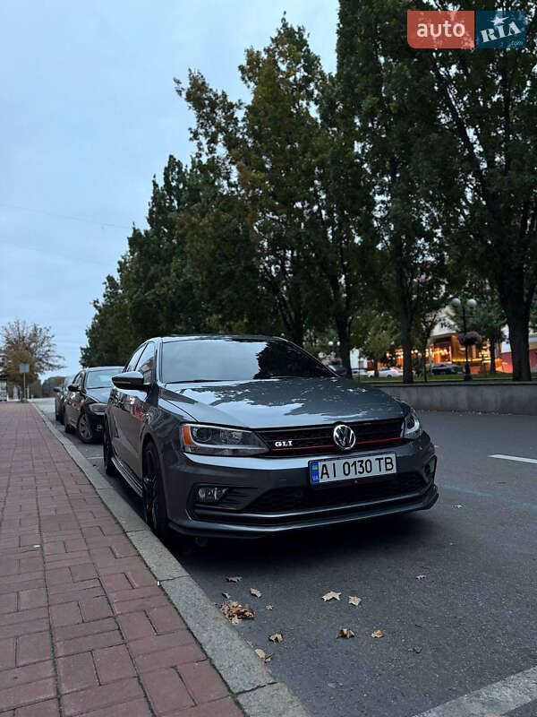 Седан Volkswagen Jetta 2015 в Киеве