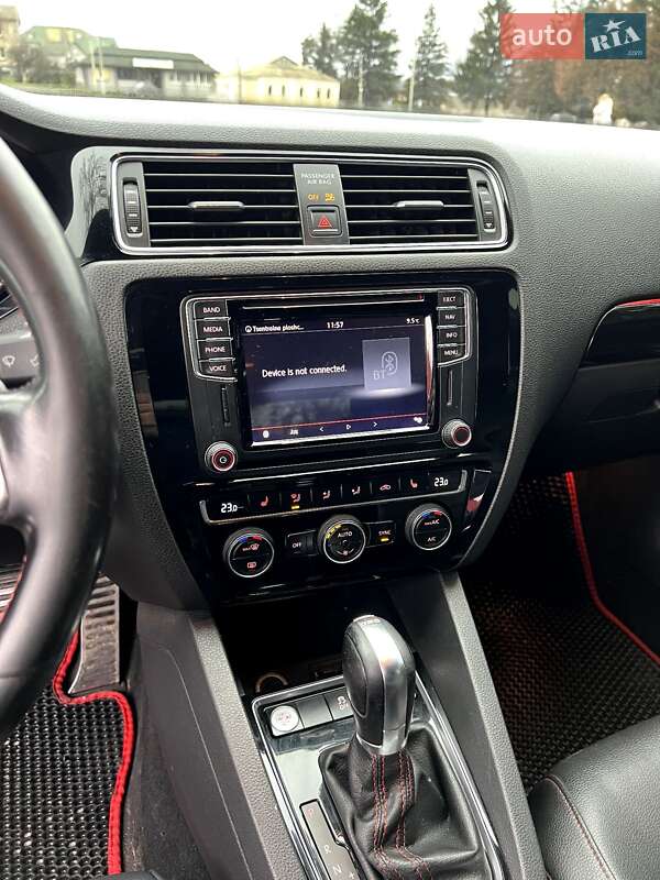 Седан Volkswagen Jetta 2017 в Валках