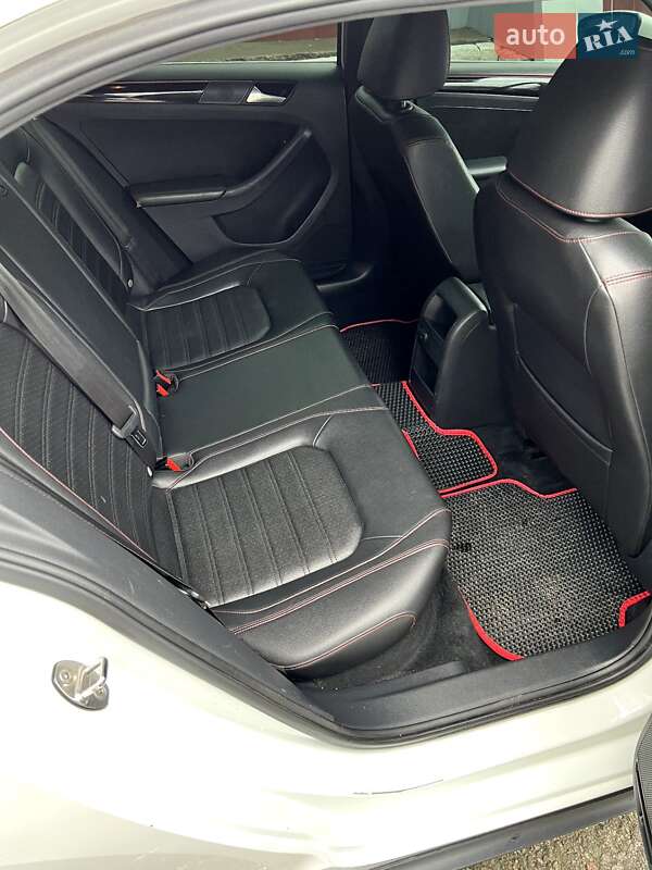 Седан Volkswagen Jetta 2017 в Валках