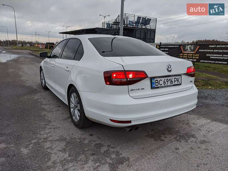 Седан Volkswagen Jetta 2016 в Львове