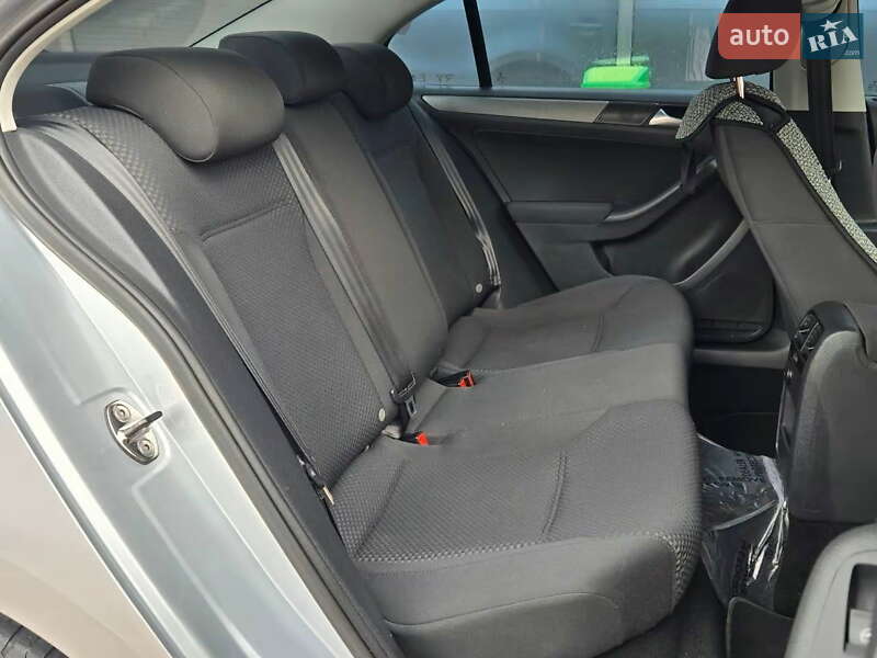 Седан Volkswagen Jetta 2012 в Киеве фото 17 Седан Volkswagen Jetta 2012 в Киеве