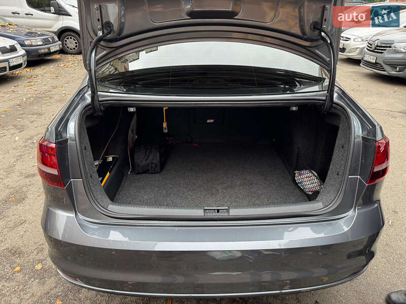 Седан Volkswagen Jetta 2016 в Борисполі фото 12 Седан Volkswagen Jetta 2016 в Борисполі