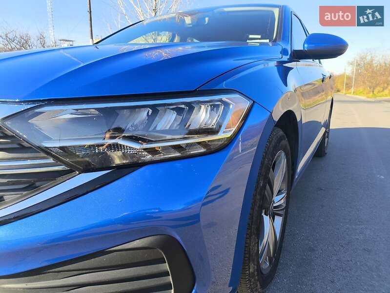 Седан Volkswagen Jetta 2023 в Львові