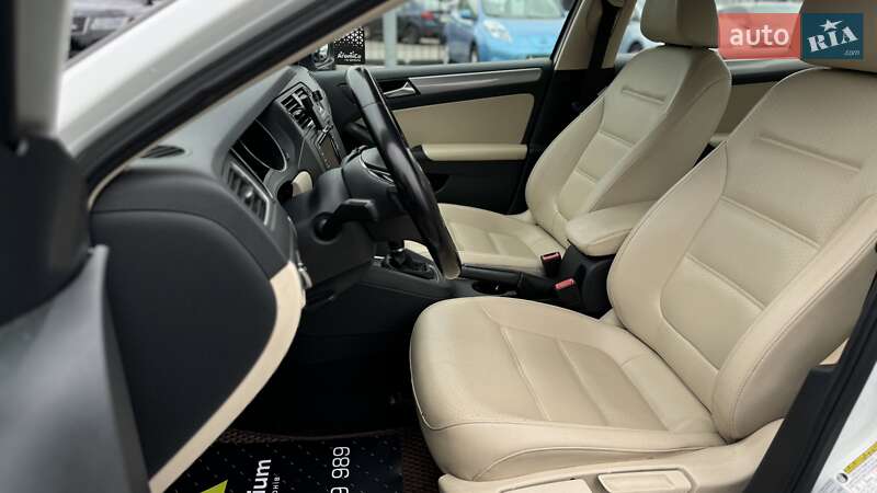 Седан Volkswagen Jetta 2016 в Киеве фото 17 Седан Volkswagen Jetta 2016 в Киеве
