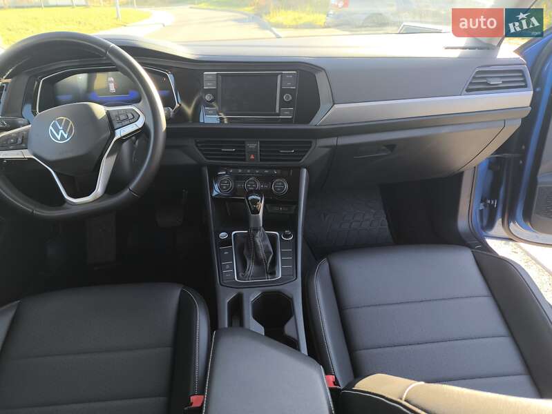 Седан Volkswagen Jetta 2023 в Львові