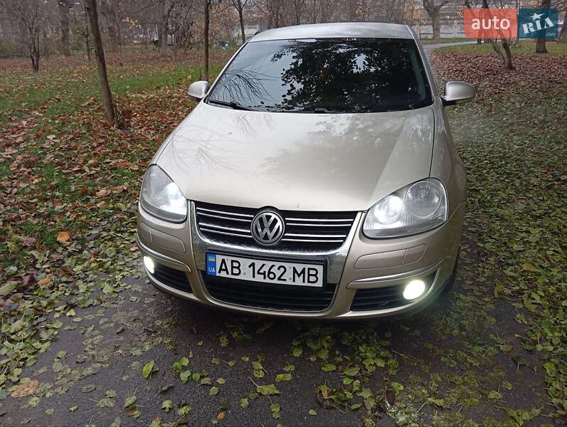 Седан Volkswagen Jetta 2008 в Виннице