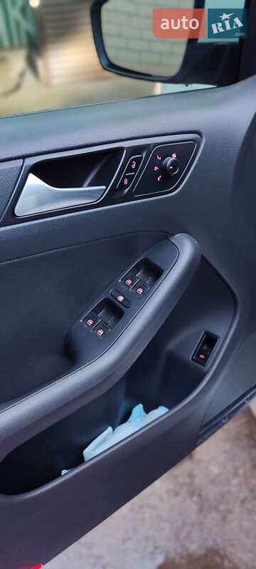Седан Volkswagen Jetta 2014 в Запорожье
