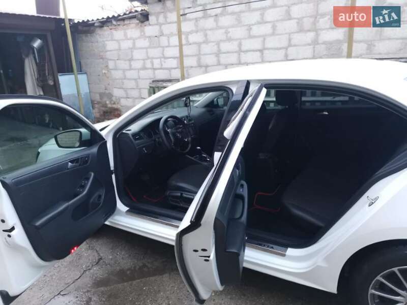 Седан Volkswagen Jetta 2014 в Запорожье