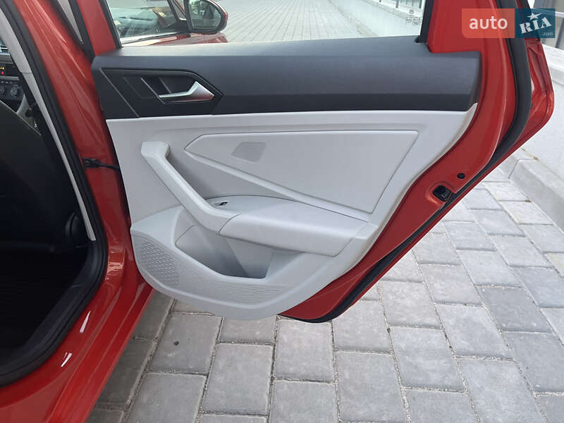 Седан Volkswagen Jetta 2019 в Ровно фото 41 Седан Volkswagen Jetta 2019 в Ровно