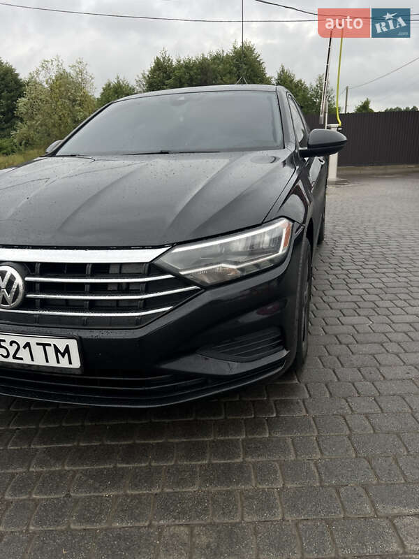 Седан Volkswagen Jetta 2018 в Львові