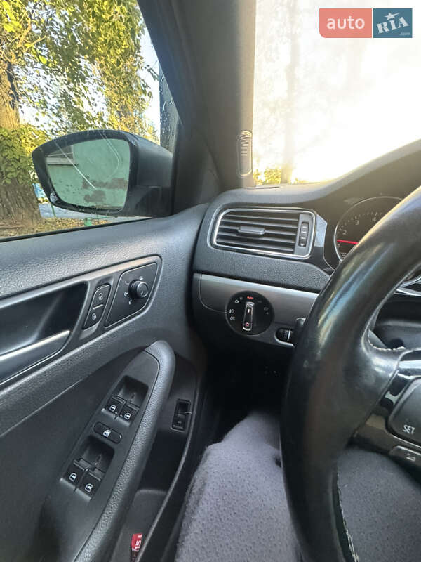Седан Volkswagen Jetta 2016 в Одессе фото 14 Седан Volkswagen Jetta 2016 в Одессе