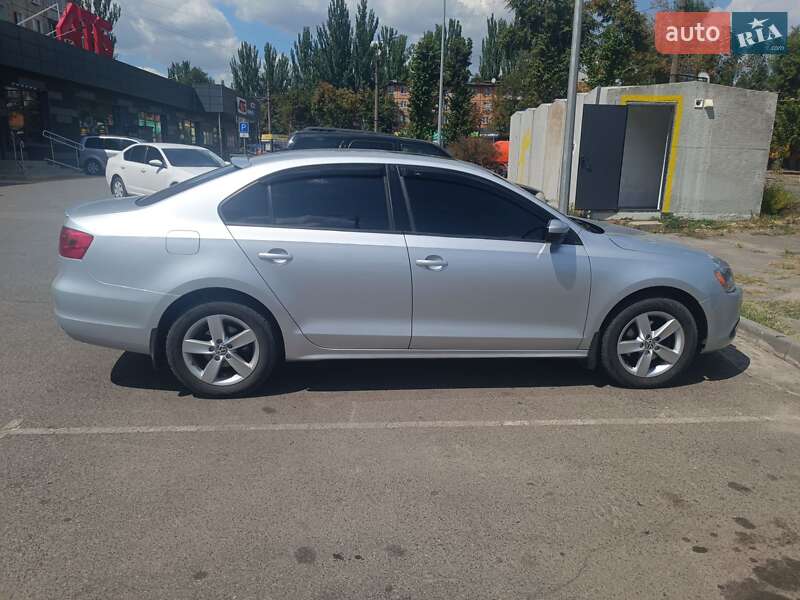 Седан Volkswagen Jetta 2010 в Кривом Роге фото 3 Седан Volkswagen Jetta 2010 в Кривом Роге