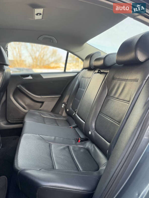 Седан Volkswagen Jetta 2014 в Киеве