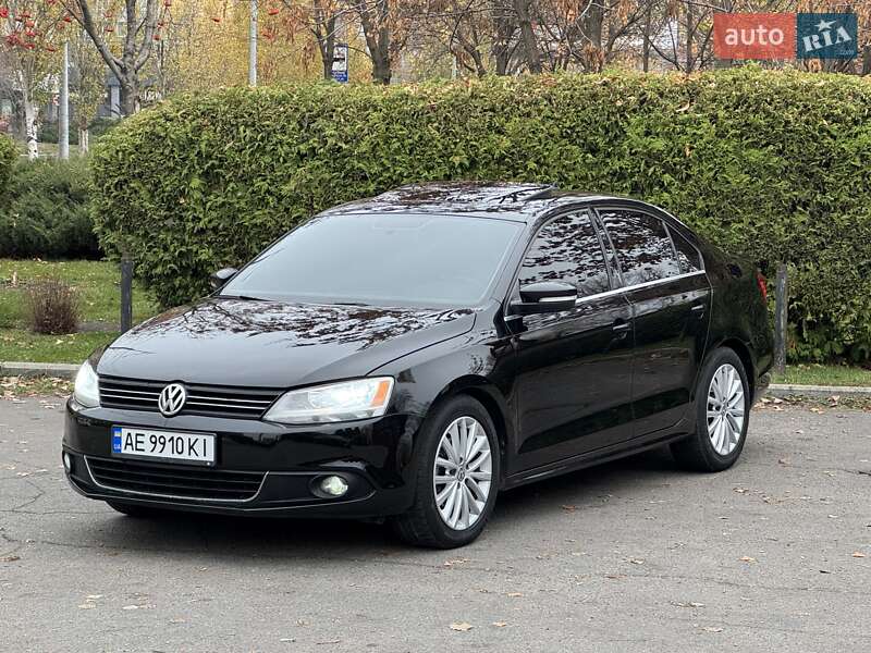 Седан Volkswagen Jetta 2012 в Днепре