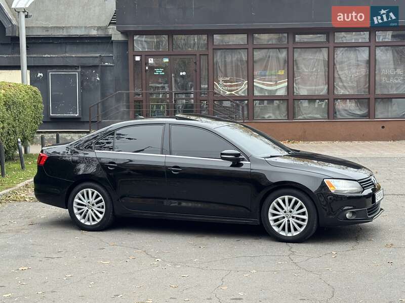 Седан Volkswagen Jetta 2012 в Днепре