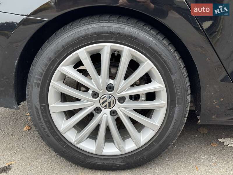 Седан Volkswagen Jetta 2012 в Днепре