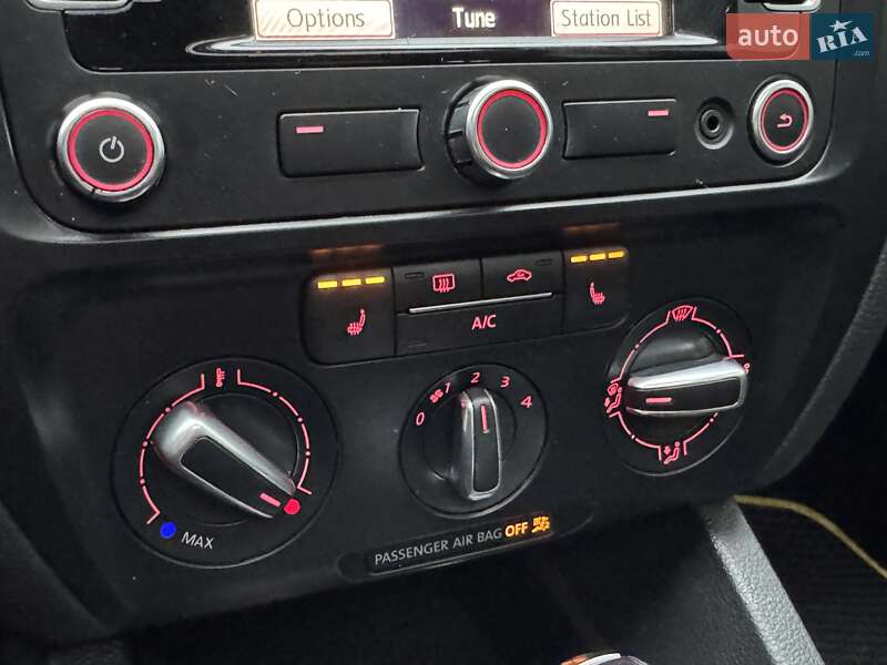 Седан Volkswagen Jetta 2012 в Днепре