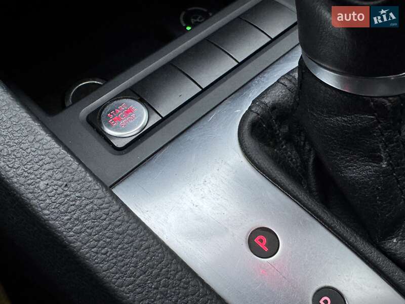 Седан Volkswagen Jetta 2012 в Днепре