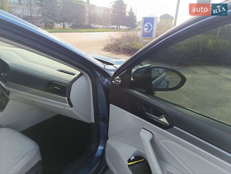 Седан Volkswagen Jetta 2018 в Харкові