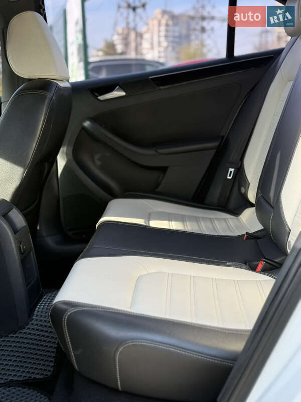 Седан Volkswagen Jetta 2014 в Запорожье фото 10 Седан Volkswagen Jetta 2014 в Запорожье