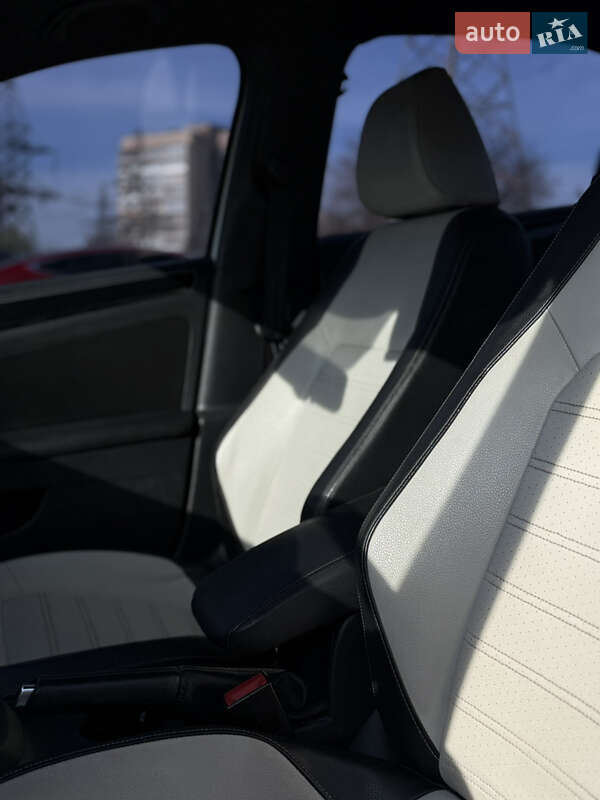 Седан Volkswagen Jetta 2014 в Запорожье фото 12 Седан Volkswagen Jetta 2014 в Запорожье
