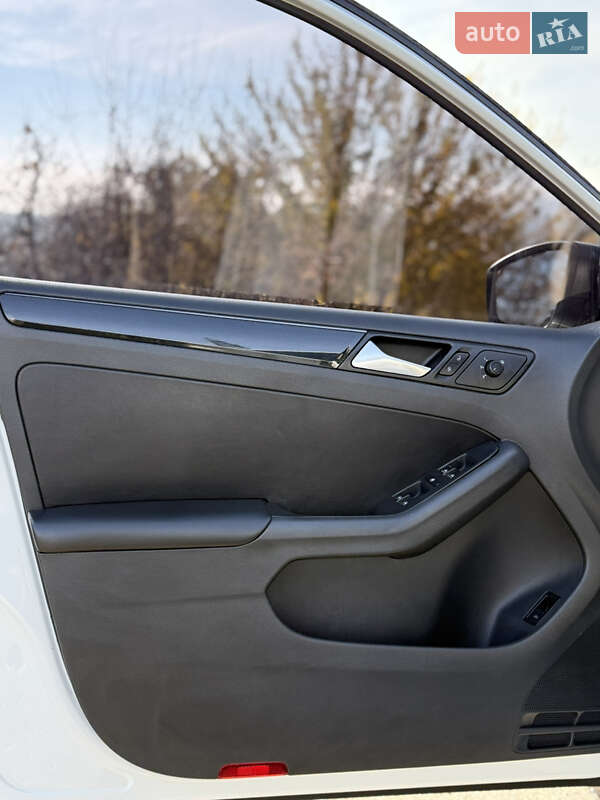 Седан Volkswagen Jetta 2014 в Запорожье фото 20 Седан Volkswagen Jetta 2014 в Запорожье