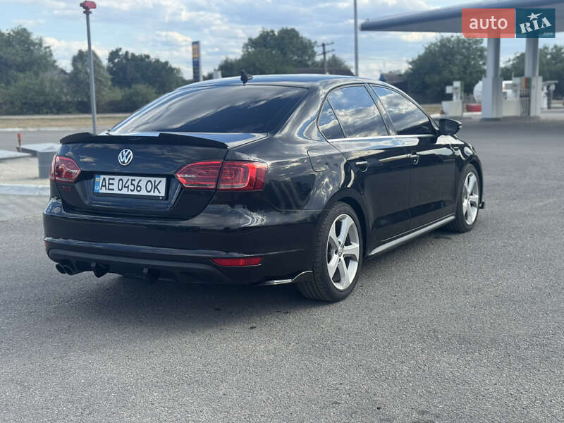 Седан Volkswagen Jetta 2014 в Днепре