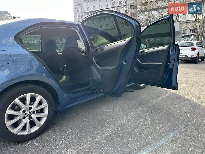 Седан Volkswagen Jetta 2015 в Дніпрі фото 6 Седан Volkswagen Jetta 2015 в Дніпрі