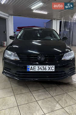 Седан Volkswagen Jetta 2015 в Днепре