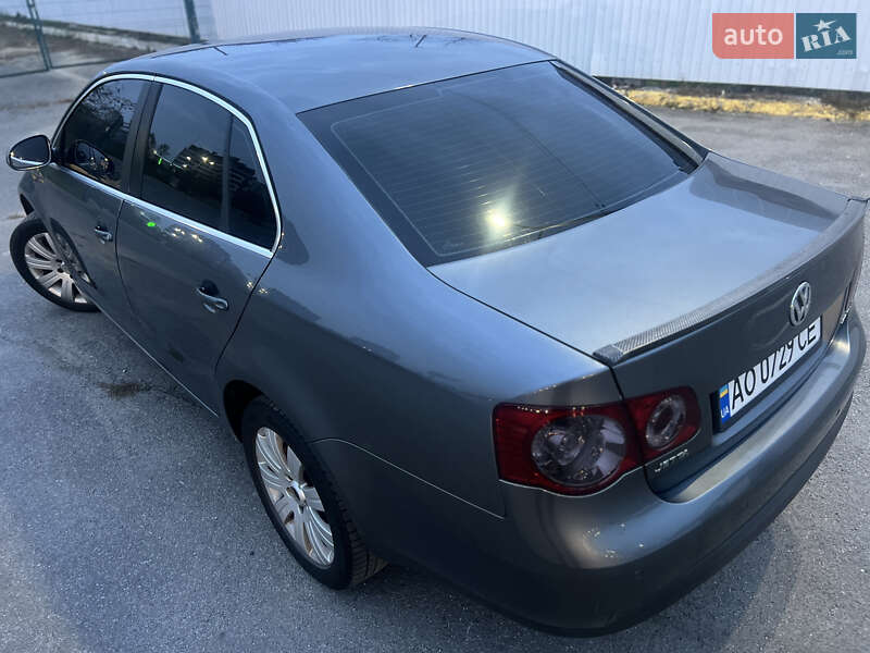 Седан Volkswagen Jetta 2007 в Ужгороде