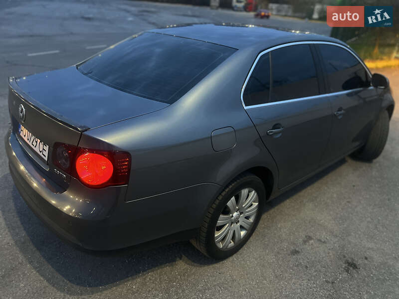 Седан Volkswagen Jetta 2007 в Ужгороде