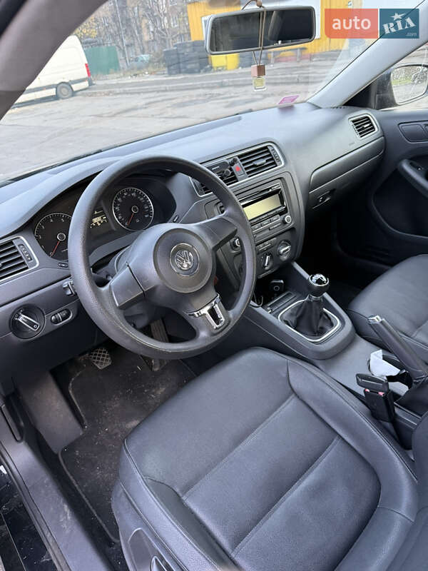 Седан Volkswagen Jetta 2011 в Киеве фото 4 Седан Volkswagen Jetta 2011 в Киеве