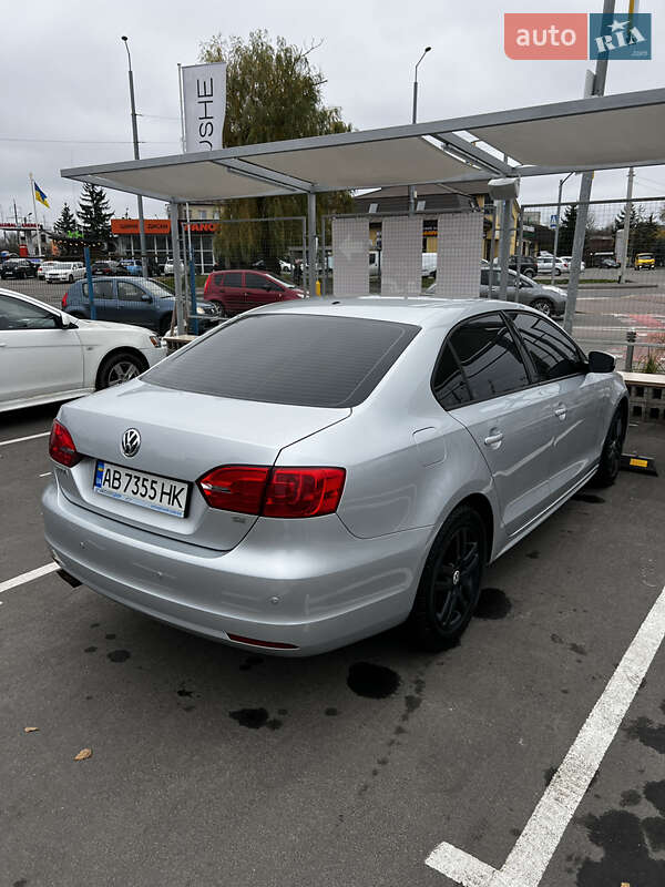 Седан Volkswagen Jetta 2012 в Вінниці