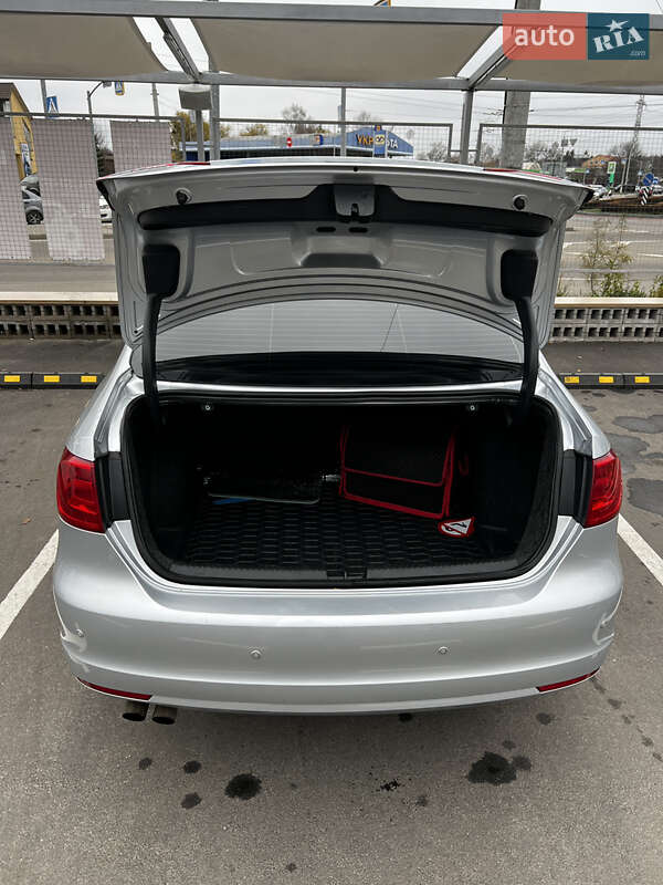 Седан Volkswagen Jetta 2012 в Вінниці