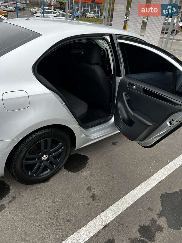 Седан Volkswagen Jetta 2012 в Вінниці