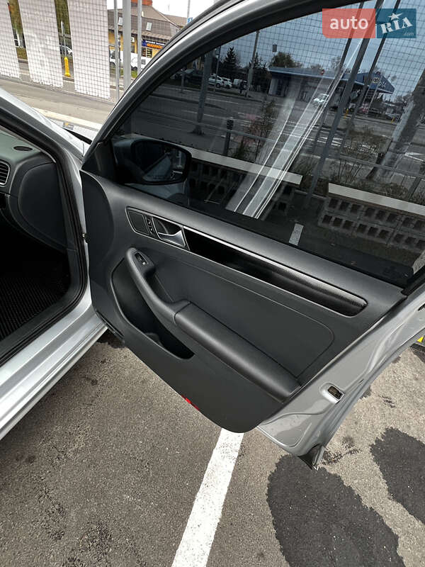 Седан Volkswagen Jetta 2012 в Вінниці