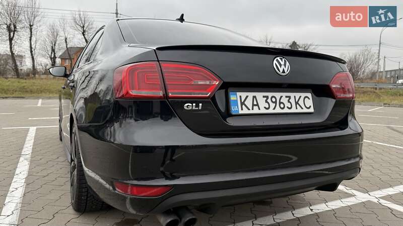 Седан Volkswagen Jetta 2013 в Києві