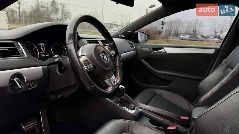 Седан Volkswagen Jetta 2013 в Києві
