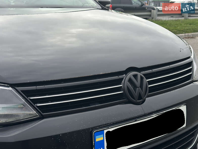 Седан Volkswagen Jetta 2012 в Києві