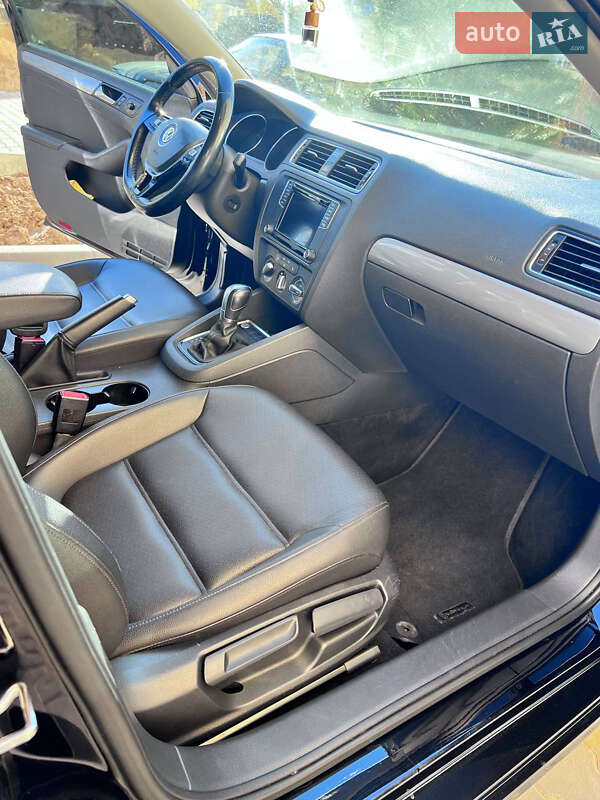 Седан Volkswagen Jetta 2017 в Софиевской Борщаговке