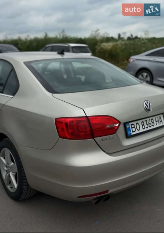 Седан Volkswagen Jetta 2012 в Тернополе