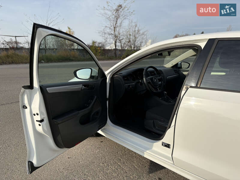 Седан Volkswagen Jetta 2016 в Киеве фото 8 Седан Volkswagen Jetta 2016 в Киеве