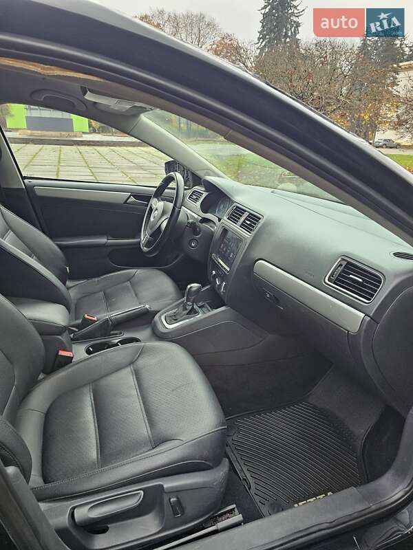 Седан Volkswagen Jetta 2013 в Киеве