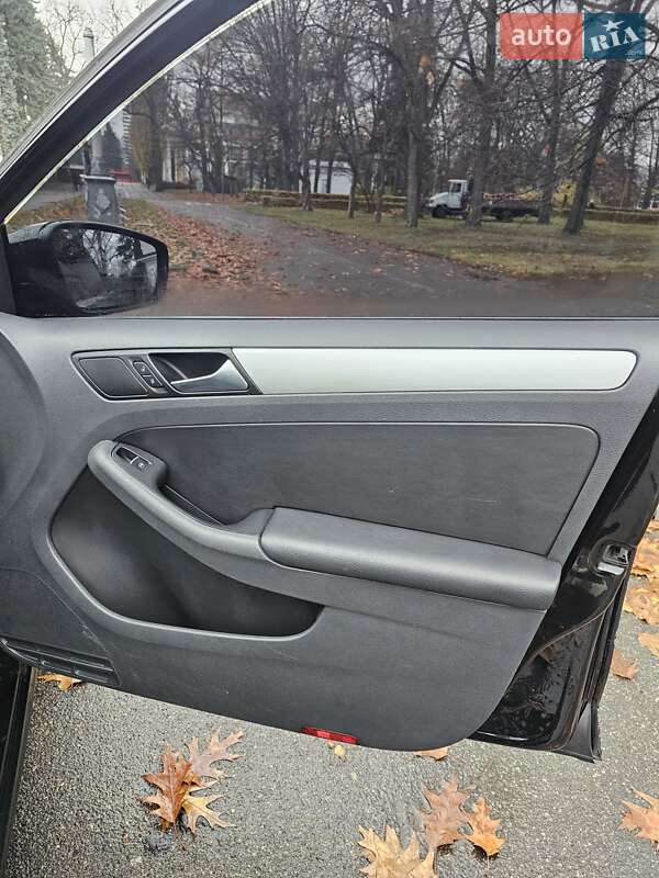 Седан Volkswagen Jetta 2013 в Киеве