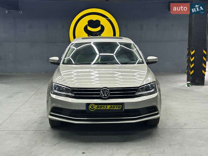 Седан Volkswagen Jetta 2014 в Чернівцях